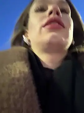 Snapshot of Street_young chatting on February 20, 3:19 pm Street young online show from February 20, 3:19 pm