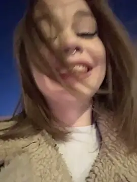 Snapshot of Street_young chatting on March 6, 3:56 pm Street young online show from March 6, 3:56 pm