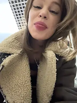 Snapshot of Street_young chatting on March 8, 1:36 pm Street young online show from March 8, 1:36 pm