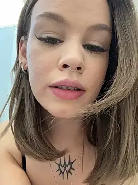 Snapshot of Street_young chatting on March 9, 1:26 pm Street young online show from March 9, 1:26 pm