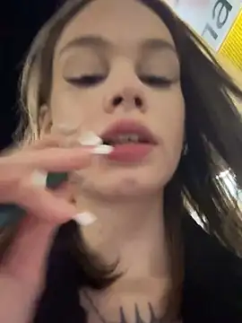 Snapshot of Street_young chatting on March 9, 4:33 pm Street young online show from March 9, 4:33 pm