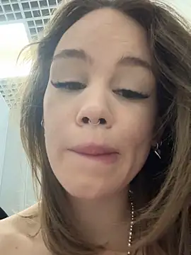 Snapshot of Street_young chatting on March 21, 4:29 pm Street young online show from March 21, 4:29 pm