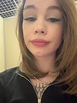 Snapshot of Street_young chatting on March 22, 12:57 pm Street young online show from March 22, 12:57 pm