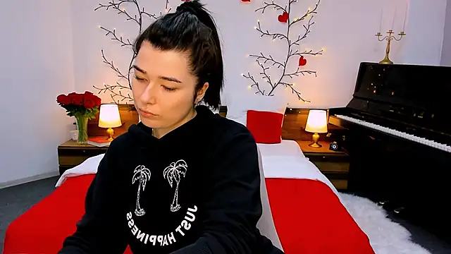  Sun Shy  online show from October 12, 1:10 pm