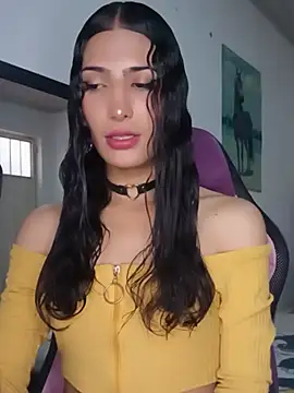 Snapshot of Lanna_hott_ chatting on July 15, 7:41 pm Lanna hott online show from July 15, 7:41 pm