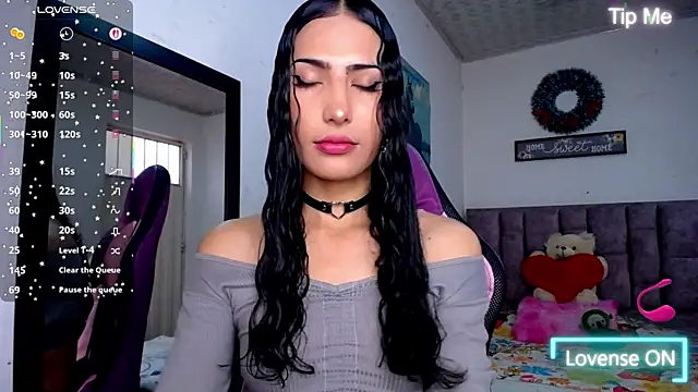 Snapshot of Lanna_hott_ chatting on July 22, 6:54 pm Lanna hott online show from July 22, 6:54 pm