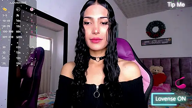 Snapshot of Lanna_hott_ chatting on August 4, 6:54 pm Lanna hott online show from August 4, 6:54 pm