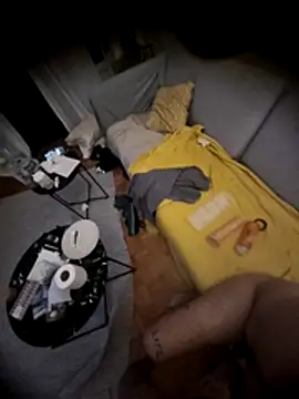 belleitalian31 online show from April 4, 4:11 am