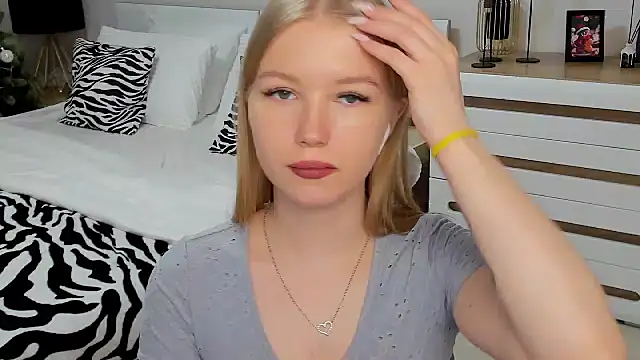 shy  lady online show from December 16, 2:27 pm