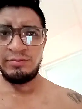 Snapshot of ale3J4a chatting on September 29, 10:03 pm ale3J4a online show from September 29, 10:03 pm