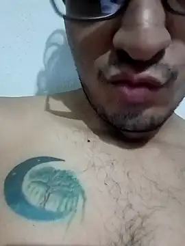 Snapshot of ale3J4a chatting on January 6, 1:31 am ale3J4a online show from January 6, 1:31 am