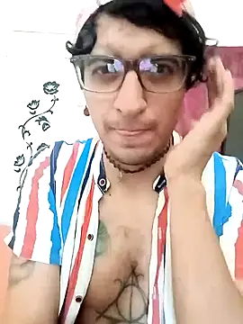 Snapshot of ale3J4a chatting on April 20, 4:21 pm ale3J4a online show from April 20, 4:21 pm