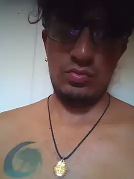 Snapshot of ale3J4a chatting on July 10, 7:38 pm ale3J4a online show from July 10, 7:38 pm
