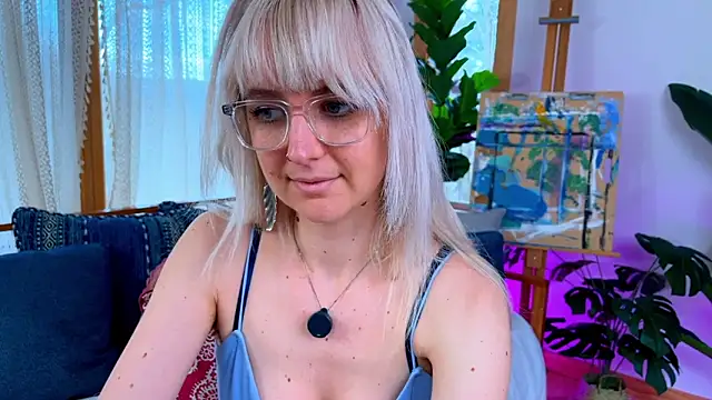 allyelliot online show from March 10, 3:28 pm