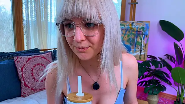 allyelliot online show from April 1, 6:38 pm