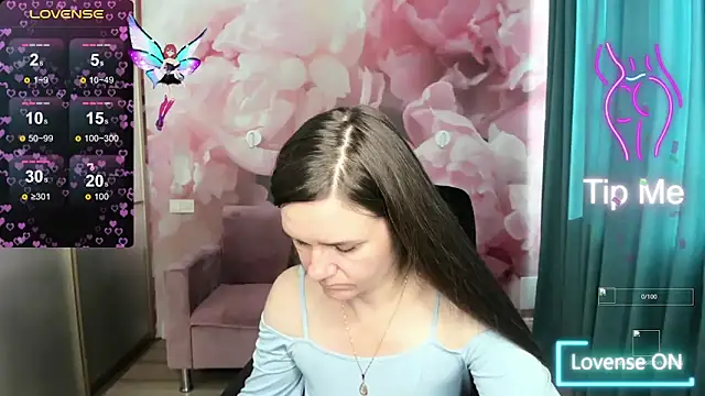 Snapshot of AriaGray chatting on September 24, 7:23 am AriaGray online show from September 24, 7:23 am