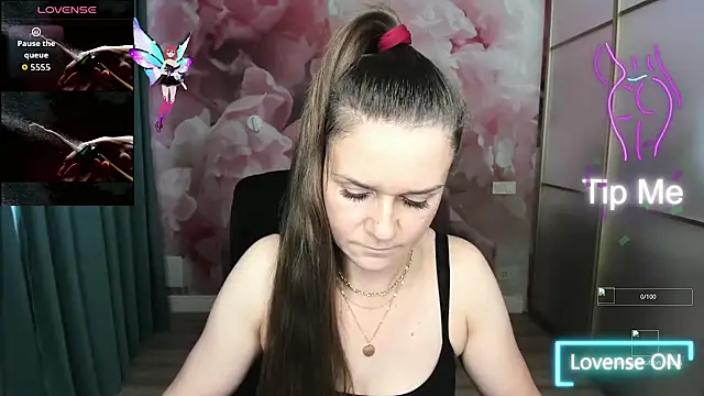 Snapshot of AriaGray chatting on October 16, 1:45 pm AriaGray online show from October 16, 1:45 pm