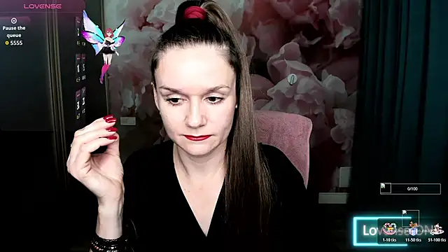 Snapshot of AriaGray chatting on November 1, 8:55 pm AriaGray online show from November 1, 8:55 pm