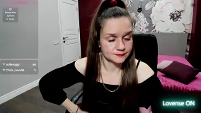 Snapshot of AriaGray chatting on February 13, 4:19 am AriaGray online show from February 13, 4:19 am