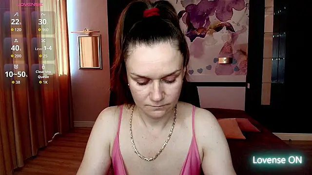 Snapshot of AriaGray chatting on February 19, 1:07 pm AriaGray online show from February 19, 1:07 pm