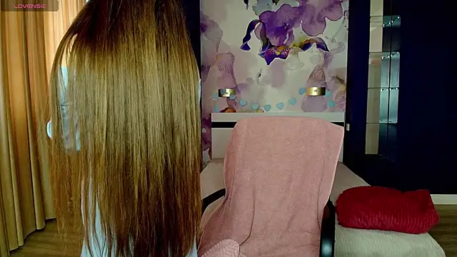 Snapshot of AriaGray chatting on February 21, 8:15 am AriaGray online show from February 21, 8:15 am