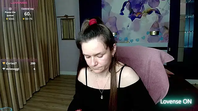 Snapshot of AriaGray chatting on March 14, 7:52 pm AriaGray online show from March 14, 7:52 pm