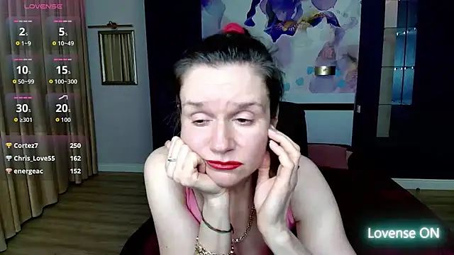 Snapshot of AriaGray chatting on March 17, 1:43 am AriaGray online show from March 17, 1:43 am