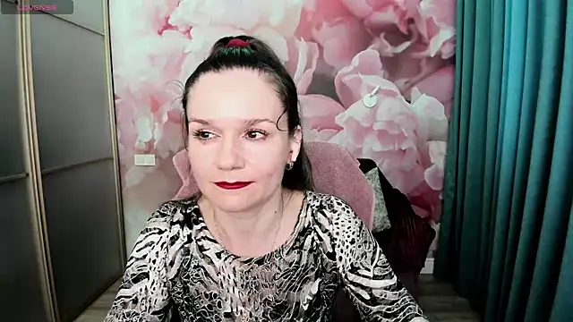 AriaGray online show from June 27, 4:12 pm