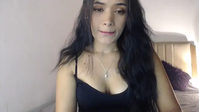 Snapshot of sabrina_brunette chatting on April 8, 3:28 am sabrina brunette online show from April 8, 3:28 am