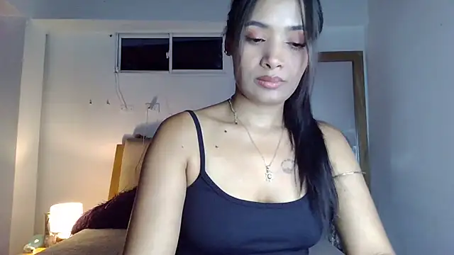 Snapshot of sabrina_brunette chatting on May 24, 5:01 am sabrina brunette online show from May 24, 5:01 am