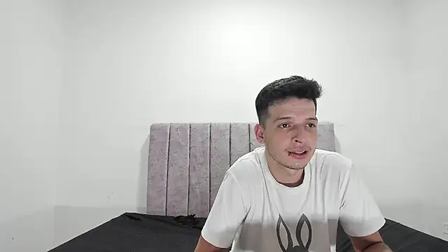 FerneyManti online show from February 2, 6:42 pm