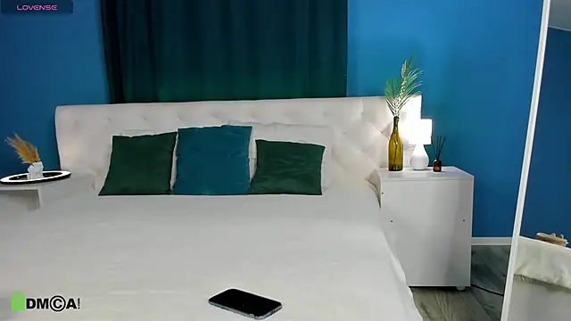 Snapshot of Eva__Lewis chatting on September 13, 1:05 am Eva Lewis online show from September 13, 1:05 am