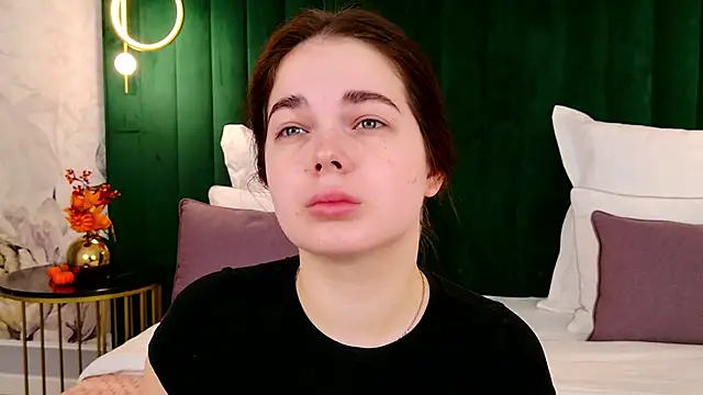 Snapshot of DeniseReese chatting on October 7, 2:09 am DeniseReese online show from October 7, 2:09 am