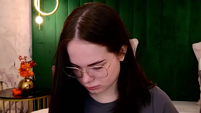 Snapshot of DeniseReese chatting on October 8, 2:42 am DeniseReese online show from October 8, 2:42 am