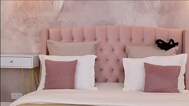 Snapshot of DeniseReese chatting on October 29, 2:47 am DeniseReese online show from October 29, 2:47 am