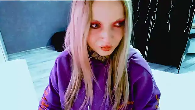 Snapshot of InesGold chatting on October 1, 8:15 pm InesGold online show from October 1, 8:15 pm