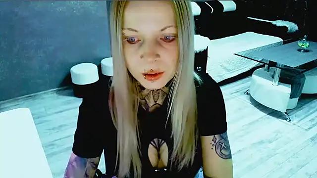 Snapshot of InesGold chatting on October 29, 8:16 am InesGold online show from October 29, 8:16 am