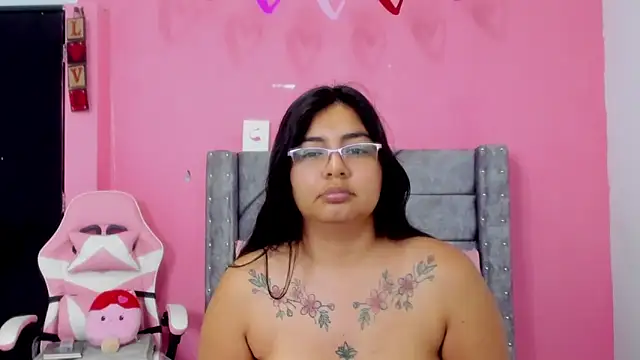 Snapshot of LaylaHolmes chatting on March 21, 7:28 pm LaylaHolmes online show from March 21, 7:28 pm