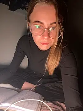 GraceTorrez online show from December 18, 3:22 pm