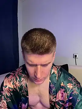 Snapshot of Bruno_Banani chatting on January 21, 9:15 pm Bruno Banani online show from January 21, 9:15 pm