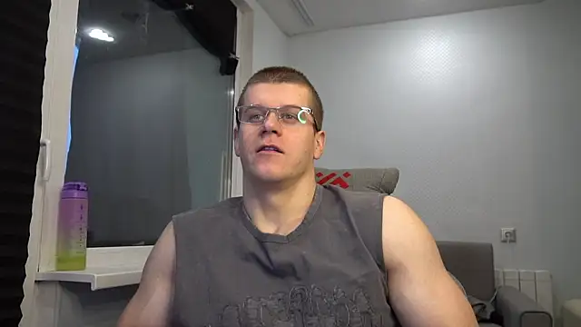 Snapshot of Bruno_Banani chatting on October 2, 3:41 pm Bruno Banani online show from October 2, 3:41 pm