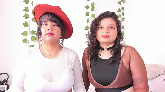 Snapshot of Karol_IsabelCouple chatting on February 20, 4:36 pm Karol IsabelCouple online show from February 20, 4:36 pm