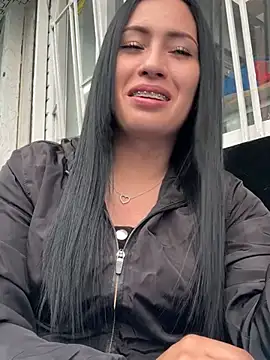 Snapshot of Sara_luna_ chatting on March 21, 10:39 pm Sara luna online show from March 21, 10:39 pm