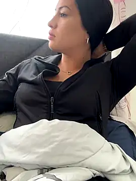 Snapshot of Sara_luna_ chatting on November 6, 3:46 pm Sara luna online show from November 6, 3:46 pm