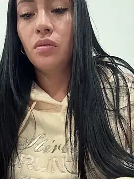 Snapshot of Sara_luna_ chatting on November 27, 12:02 am Sara luna online show from November 27, 12:02 am