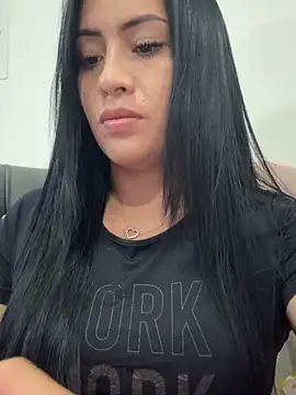 Snapshot of Sara_luna_ chatting on December 21, 2:19 am Sara luna online show from December 21, 2:19 am