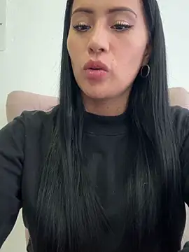 Snapshot of Sara_luna_ chatting on February 18, 9:55 pm Sara luna online show from February 18, 9:55 pm