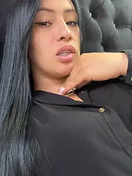Snapshot of Sara_luna_ chatting on June 6, 5:17 pm Sara luna online show from June 6, 5:17 pm