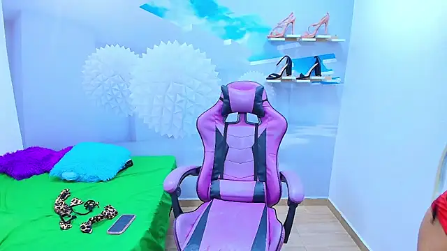 DEMI LEED online show from September 25, 12:20 pm