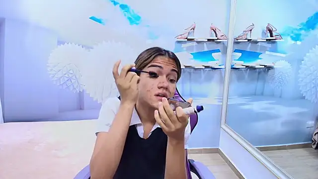 DEMI LEED online show from March 19, 11:47 am